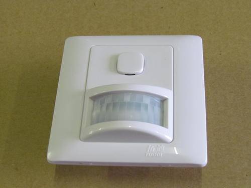 Energy saving light switch