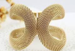 WOW! 65 GRAMS!!! EXQUISITE FAUX GOLD CUFF BRACELET