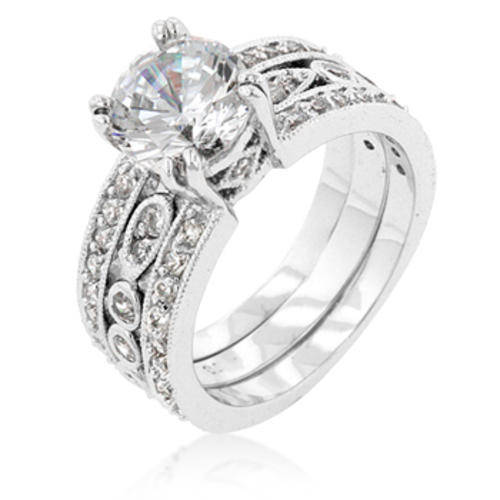 Absolutely Stunning!!! Looks like a 3 Pc-2 Carat Cr Diamond Centre Stone Wedding set - Size 6