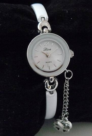 Absolute Stunner - **White Quartz Watch - STUNNING!!!