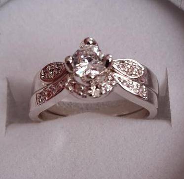 Exquisite Breathtaking - SIZE 8 Brand New LADY'S WHITE TOPAZ GEM 925 STIRLING SILVER RING