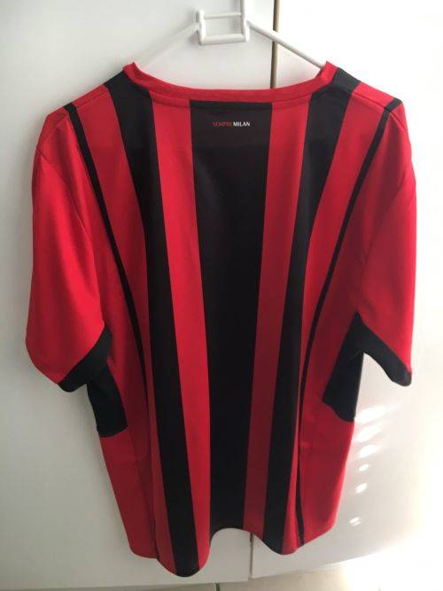 Authentic AC Milan 2021 / 2022 home jersey