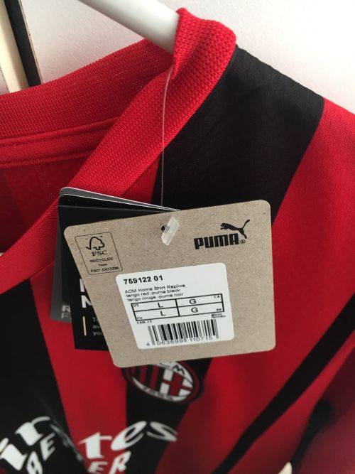 Authentic AC Milan 2021 / 2022 home jersey