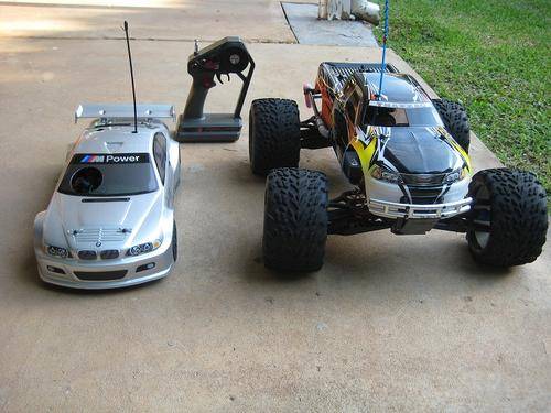 Traxxas T-Maxx 3.3 Monster Truck 4WD & HPI BMW RS4 18SS