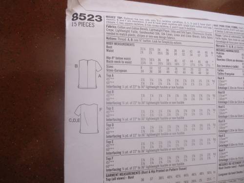 SIMPLICITY PATTERNS 8523 tops  SIZE R = 14 + 16 + 18  COMPLETE