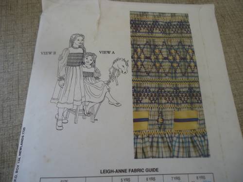 SMICKETY SMOCKS -LEIGH-ANNE  PATTERNS - SMOCKING  DRESS SIZE 5 - 8 YEAR