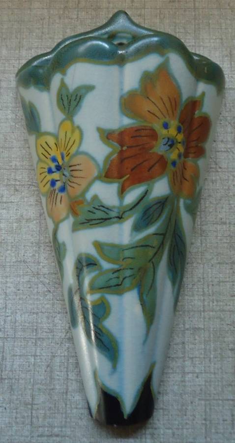 Vintage Gouda pottery 2911 Zuid Holland wall pot