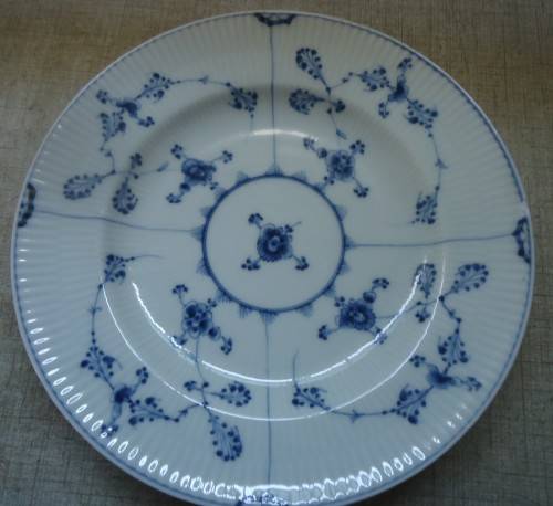 EARLY ROYAL COPENHAGEN BLUE FLUTED PLATE