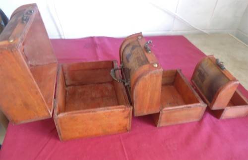 VINTAGE STYLE SET OF THREE SMALL OAK-BROWN CHESTS