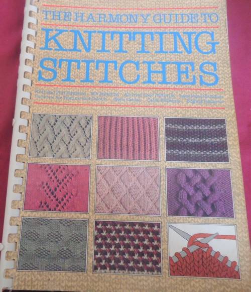 THE HARMONY GUIDE TO KNITTING STITCHES VOLUME 1-MORE THAN 440 NEW STITCHES-COLOUR PICS-96 A4 PAGES