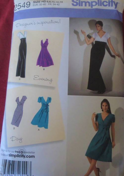 SIMPLICITY 2549 - DRESS WITH SKIRT VARIATIONS SIZE H5 = 6-8-10-12-14 COMPLETE