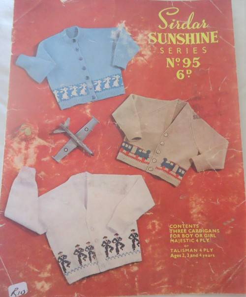 SIDAR  #95  -THREE CARDIGANS FOR BOY OR GILTO FIT AGES 2 - 3 - 4 YEARS