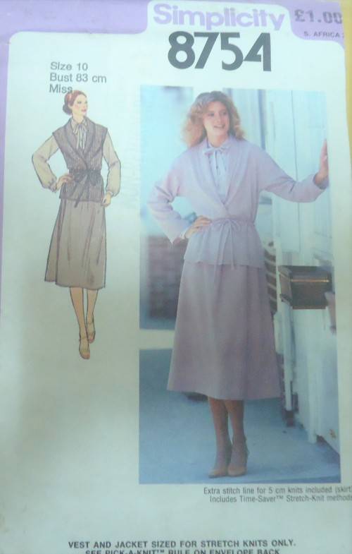 SIMPLICITY 8754 SKIRT-BLOUSE-UNLINED WAISTCOAT SIZE 10 BUST  83 CM COMPLETE SUPPLIED IN AN ENVELOPE