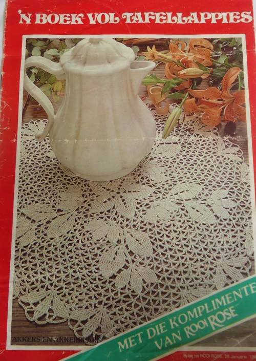 ROOI ROSE CROCHET BOOK `N BOEK VOL TAFELLAPPIES` 12 PAGE A4 BOOKLET