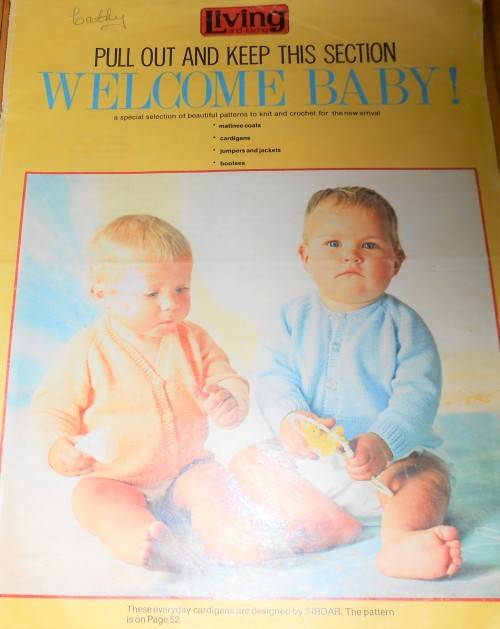 LIVING & LOVING -WELCOME BABY - 12 PAGES  - SEPTEMBER 1973