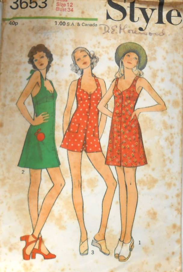 STYLE 3653 DRESS IN 2 LENGTHS & SHORTS SIZE 12 BUST 34 COMPLETE