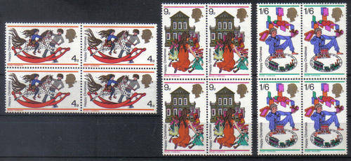 GREAT BRITIAN 1968 CHRISTMAS FULL SET IN BLOCKS OF 4 WOW!!!!