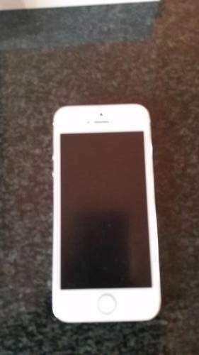Apple IPhone 5s not powering on please read