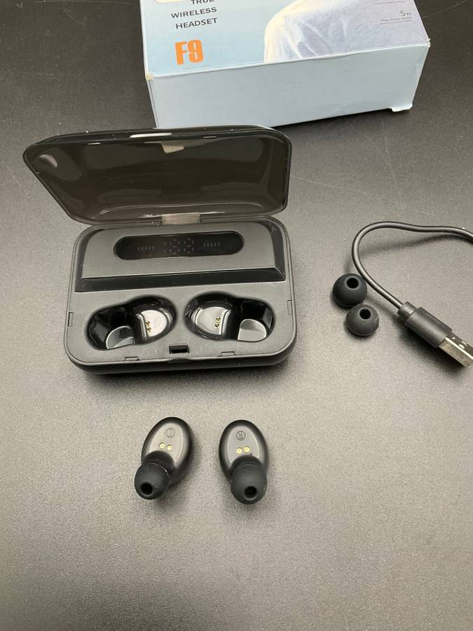 Brightgoods Wireless Earphone -digital charging case(Opened Box)