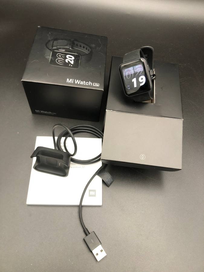 Xiaomi Mi Watch Lite Smartwatch - Black(tinny lines on screen)