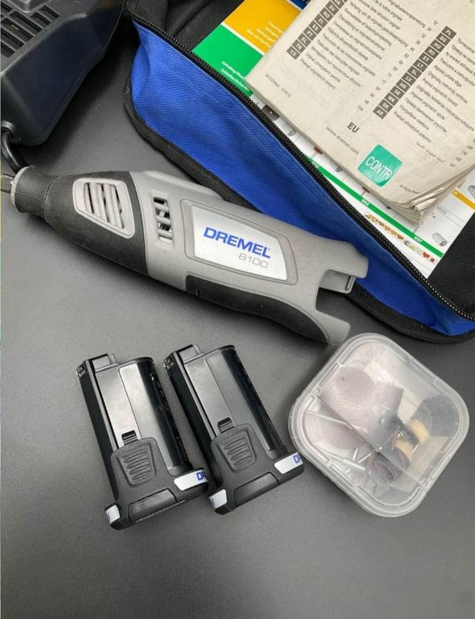 Dremel 8100 With 2 Batteries