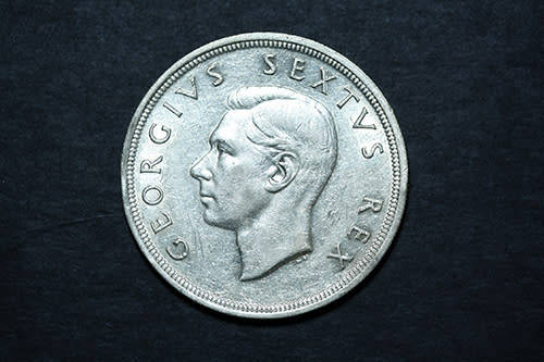 Crazy R1.00 Start - 1950 `RARE COIN` HIGHER CAT VALUE next to 1959 Five Shillings #71
