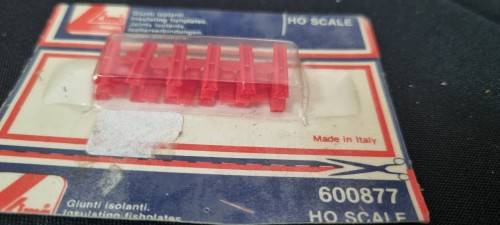Lima HO 24 insulating fishplates (600877) in original packaging