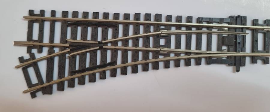 HO Hornby track (compatible with Lima) LH points