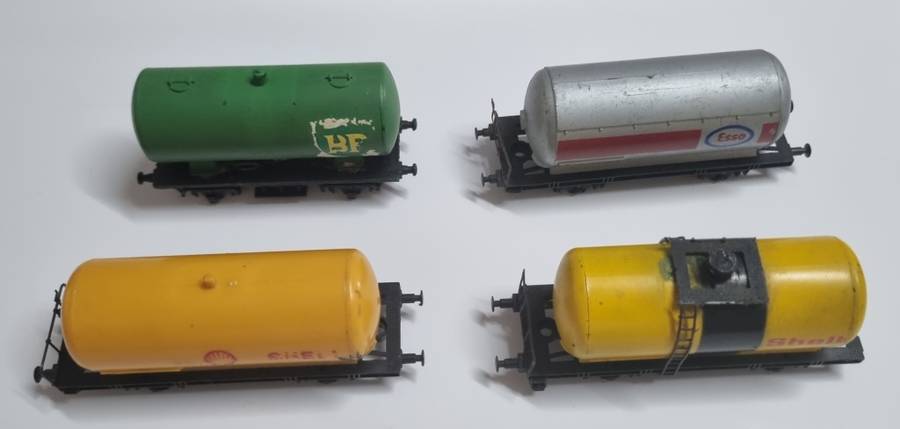 HO Lima tanker wagon scrapyard