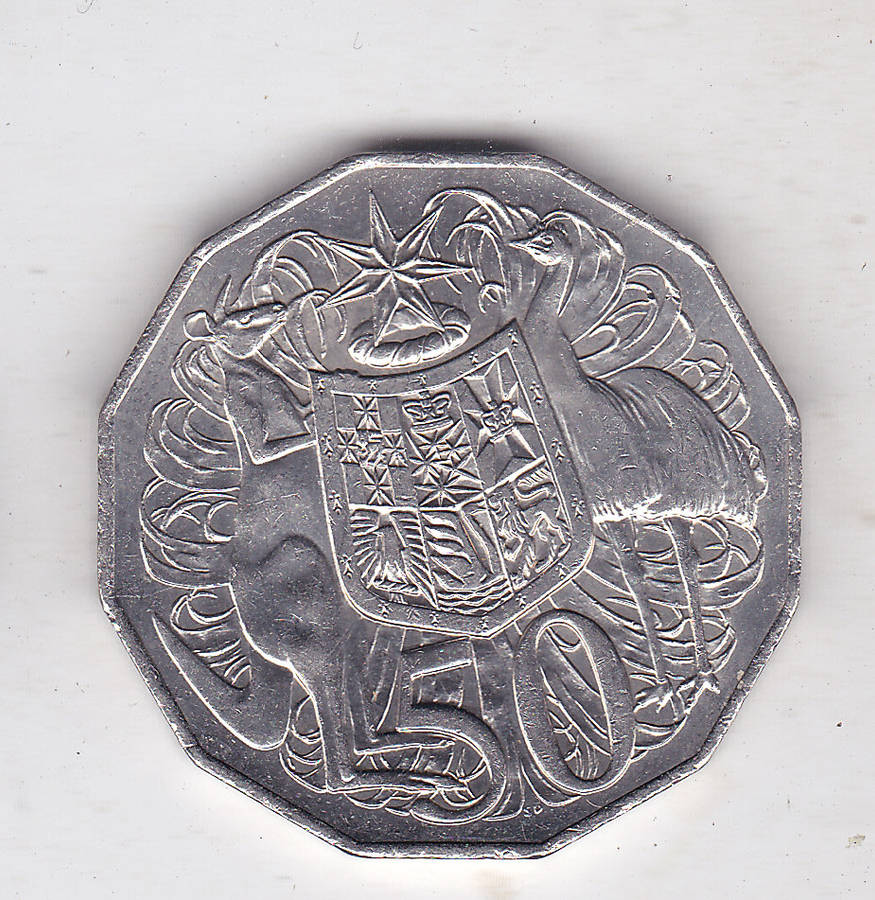 AUSTRALIA 50 CENTS ELIZABETH II FIFTY YEARS HIGH GRADE 2016