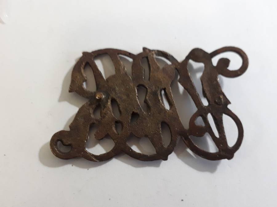 LARGE V.M.R SHOULDER TITLE (BOERWAR PERIOD OR EARLIER) 70mmX40mm - LUGS BROKEN