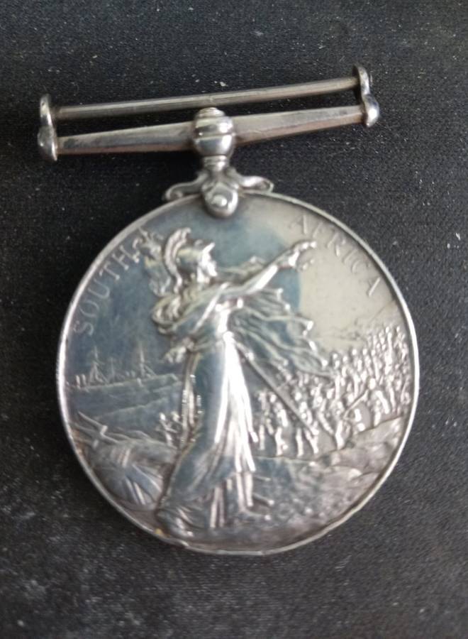 QUEENS SOUTH AFRICA MEDAL F/S NAME ERASED