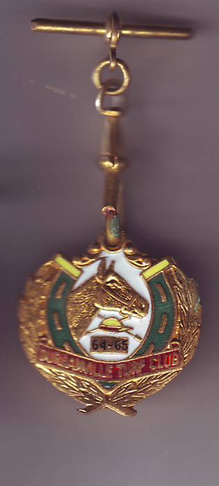 HORSE RACING OWNERS BADGE ENAMEL DURBANVILLE TURF CLUB 1964-1965 - NO.75