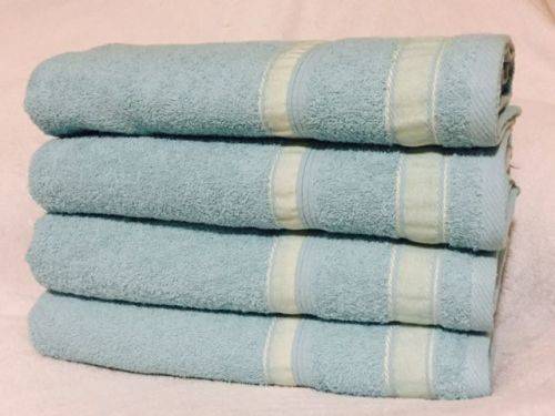 Colibri Light Blue with Design - Bath Towel - 440 GSM