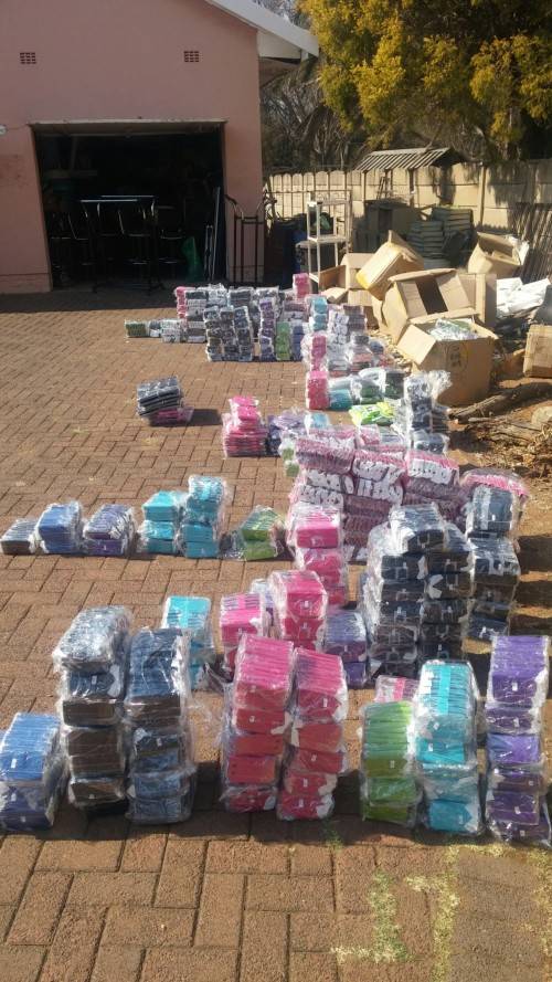 Bulk Job Lot of 5600 Premium Smartphone Back/Flip Covers