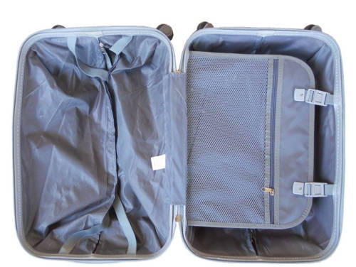 3 Piece Hard Outer Shell 360 Degree Rotating 4 Wheel Spinner Luggage Set - (Brand New)