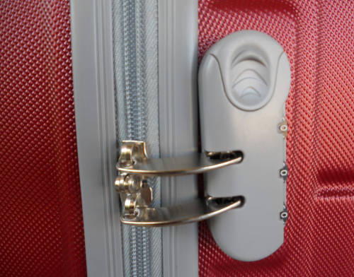 3 Piece Hard Outer Shell 360 Degree Rotating 4 Wheel Spinner Luggage Set - (Brand New)