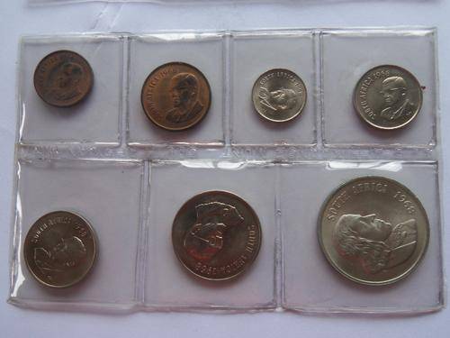 1968 English and Afrikaans mint packs