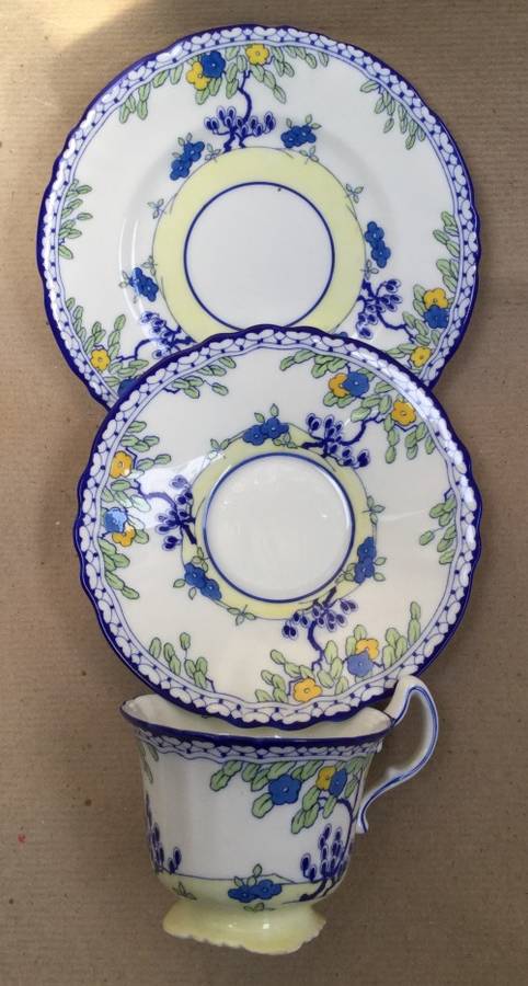 Royal Doulton H3977 trios, perfect condition.