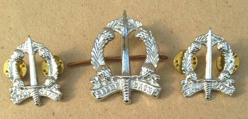 Military Police (SACMP) Cap and Collar Badge.....postage R26.00