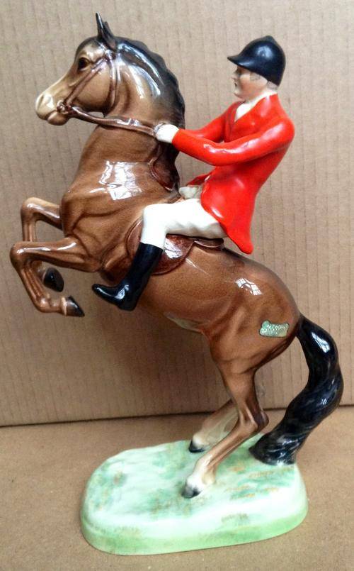 Beswick Huntsman #868....ex factory condition......in other words perfect