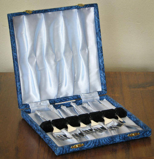 EPNS 6 Apostle Cake Forks in Box