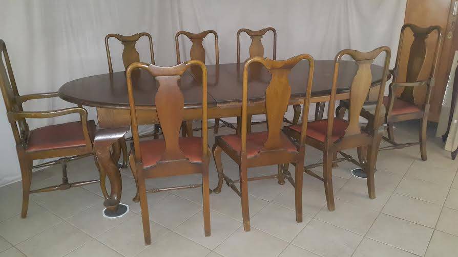 Edwardian Style Dining Room Table ( Seats 8 or 6)