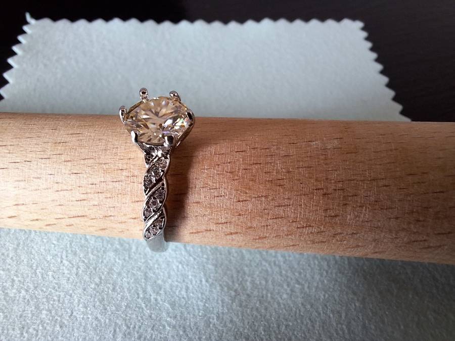 ENGAGEMENT RING!!! With Certificate Of Authenticity