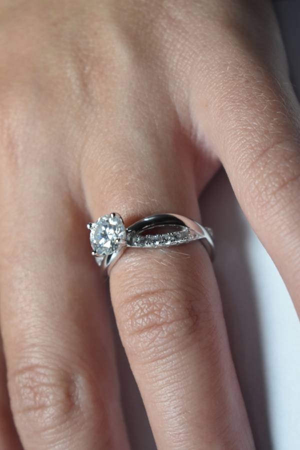 Engagement Ring With Certificate of Authenticity Limited Edition!!!