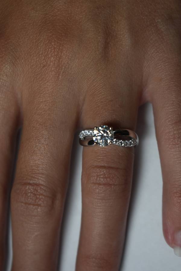 Engagement Ring With Certificate of Authenticity Limited Edition!!!