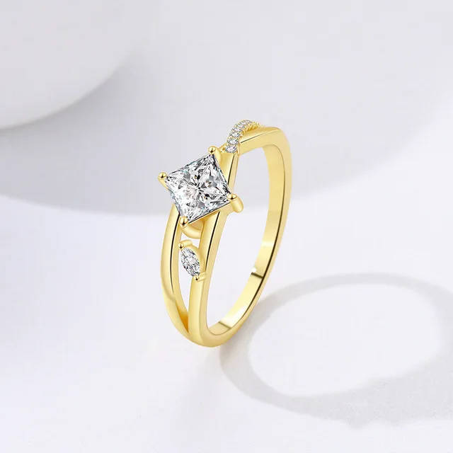 R8000!!!! Engagement Ring With `GRA` certificate of Authenticity