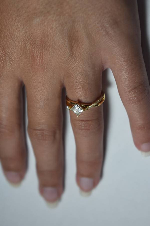 R8000!!!! Engagement Ring With `GRA` certificate of Authenticity