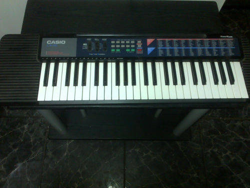 (2nd HAND) CASIO CA-110 Electronic Keyboard With 100 Tone Bank / Patterns 8-Note Polyphonic