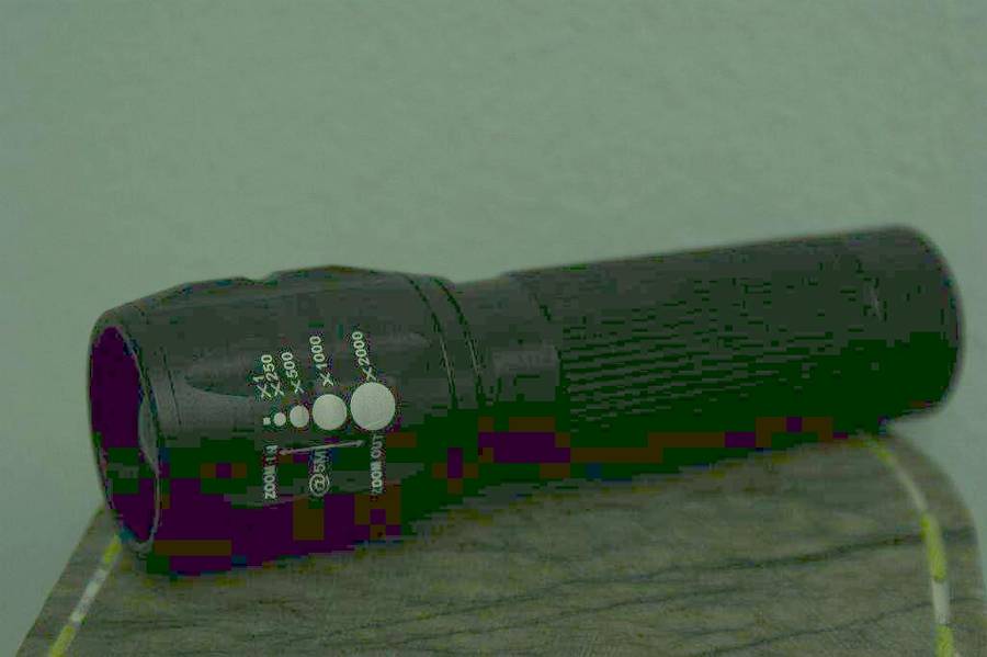 Torch with Zoom function - NEW!!! BULK PRICES - MINIMUM 6 UNITS